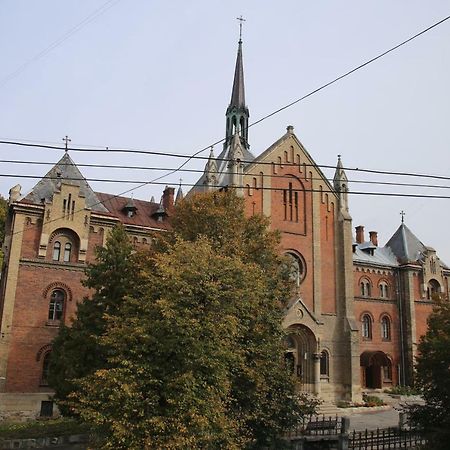 Galllery Lviv Exteriör bild