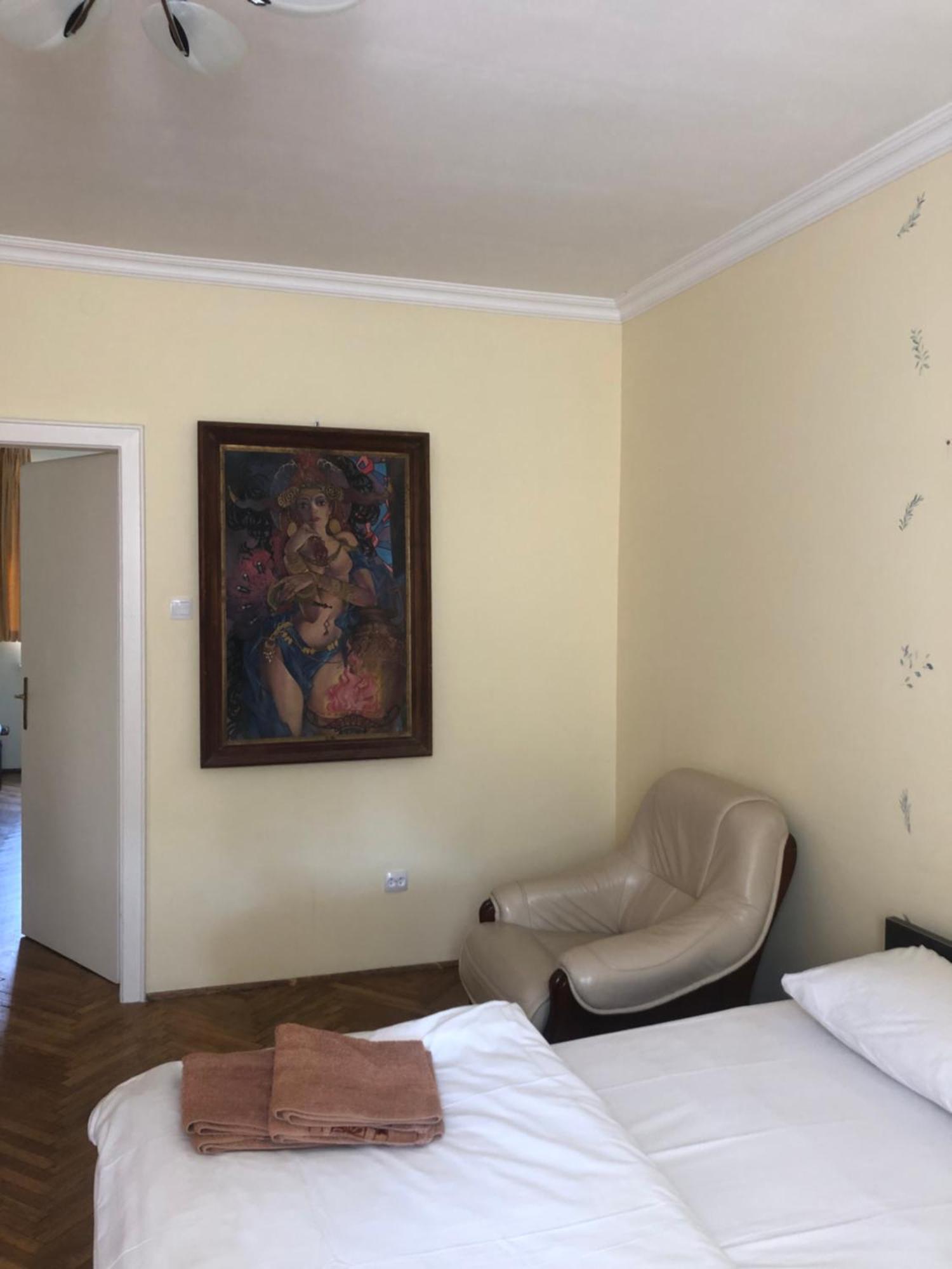 Galllery Lviv Exteriör bild