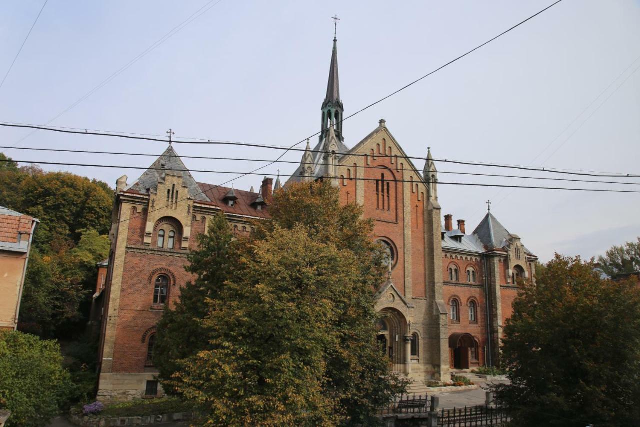 Galllery Lviv Exteriör bild